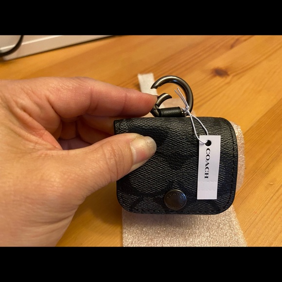 NWT Coach Wireless Earbud Case-Charcoal/Grey - Picture 7 of 14